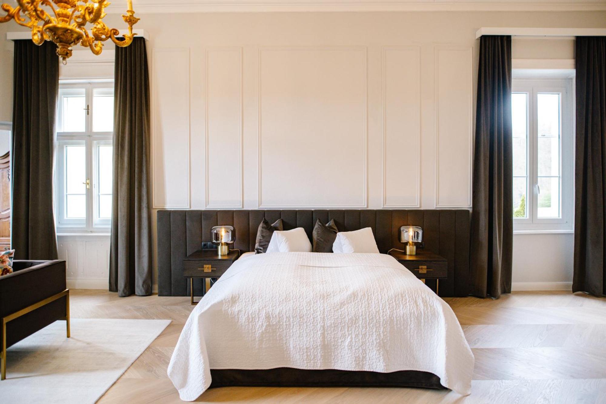 Georgi Schloss - Boutique Hotel เอห์เรนเฮาเซน ภายนอก รูปภาพ